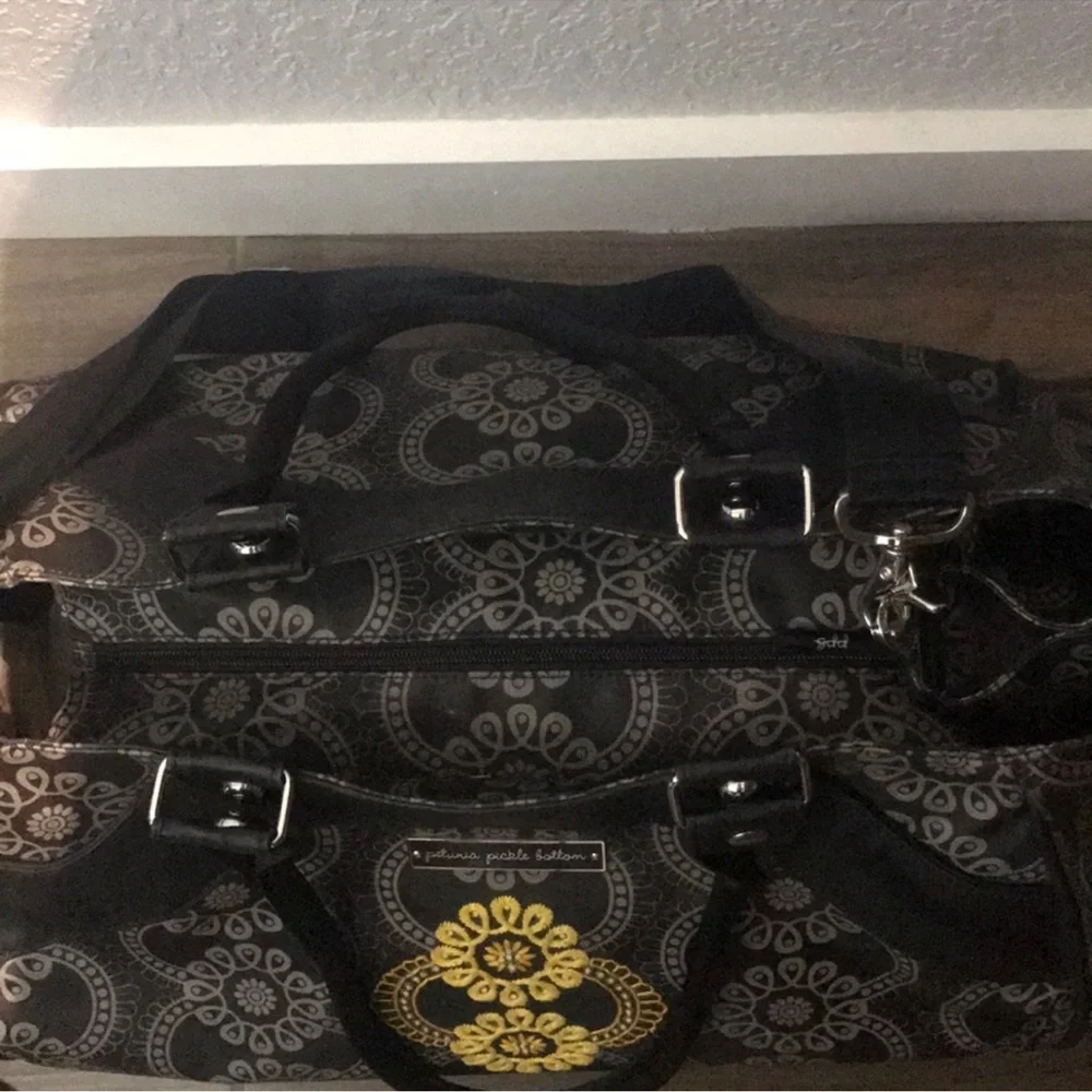 Petunia Pickle Bottom Floral Large Duffel Weekender Diaper Baby Tote